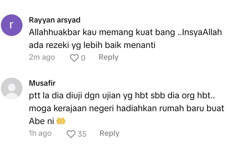 Pemilik rumah pegang tasbih